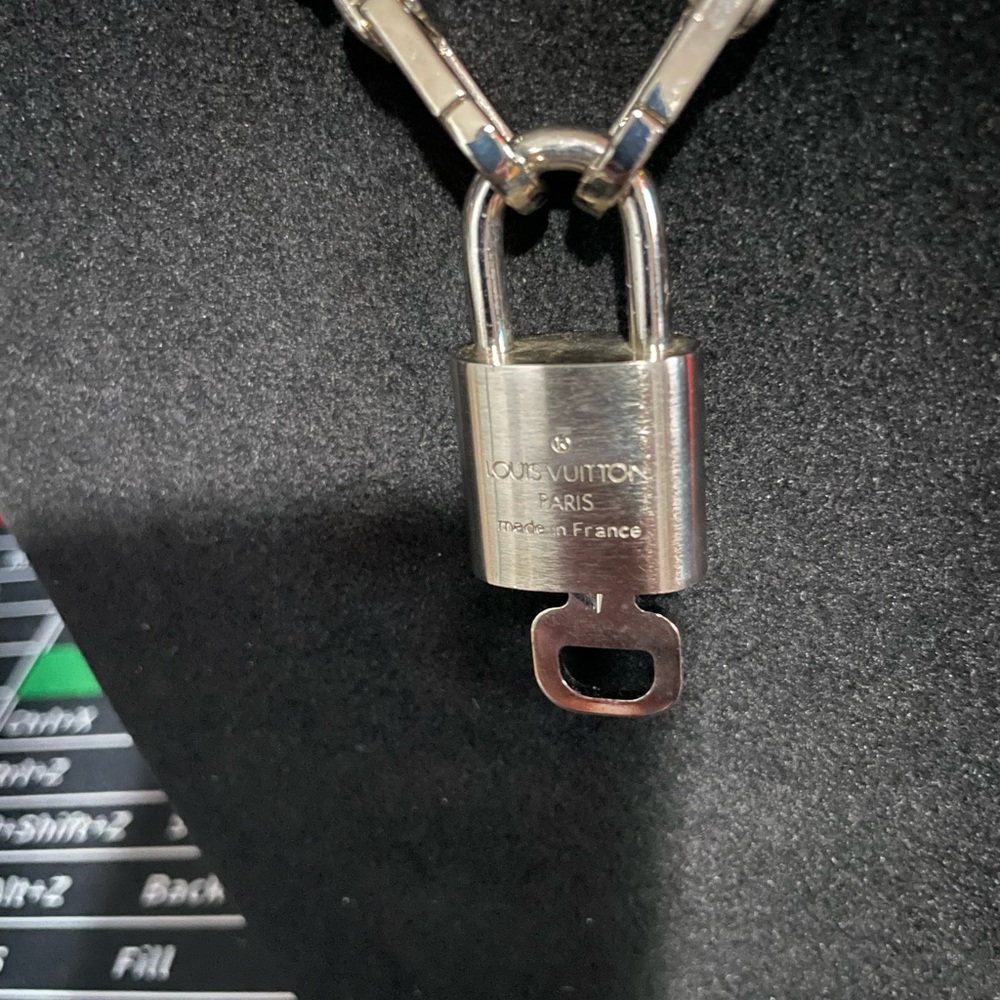 Louis Vuitton Silver Padlock Pendant with unbranded chain - Picture 4 of 9